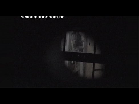 ❤️ Blondie blir hemligt videofilmad av en voyeur från grannskapet gömd bakom ihåliga tegelstenar ❤️ Sluts at sv.rionews.top ❤